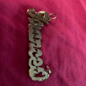 Meet your Posher, Frances